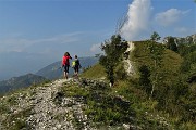 51 Il sent. 594 corre sulla 'linea taglia-fuoco' tra Bracca di Val Serina e S. Pellegrino di Val Brembana